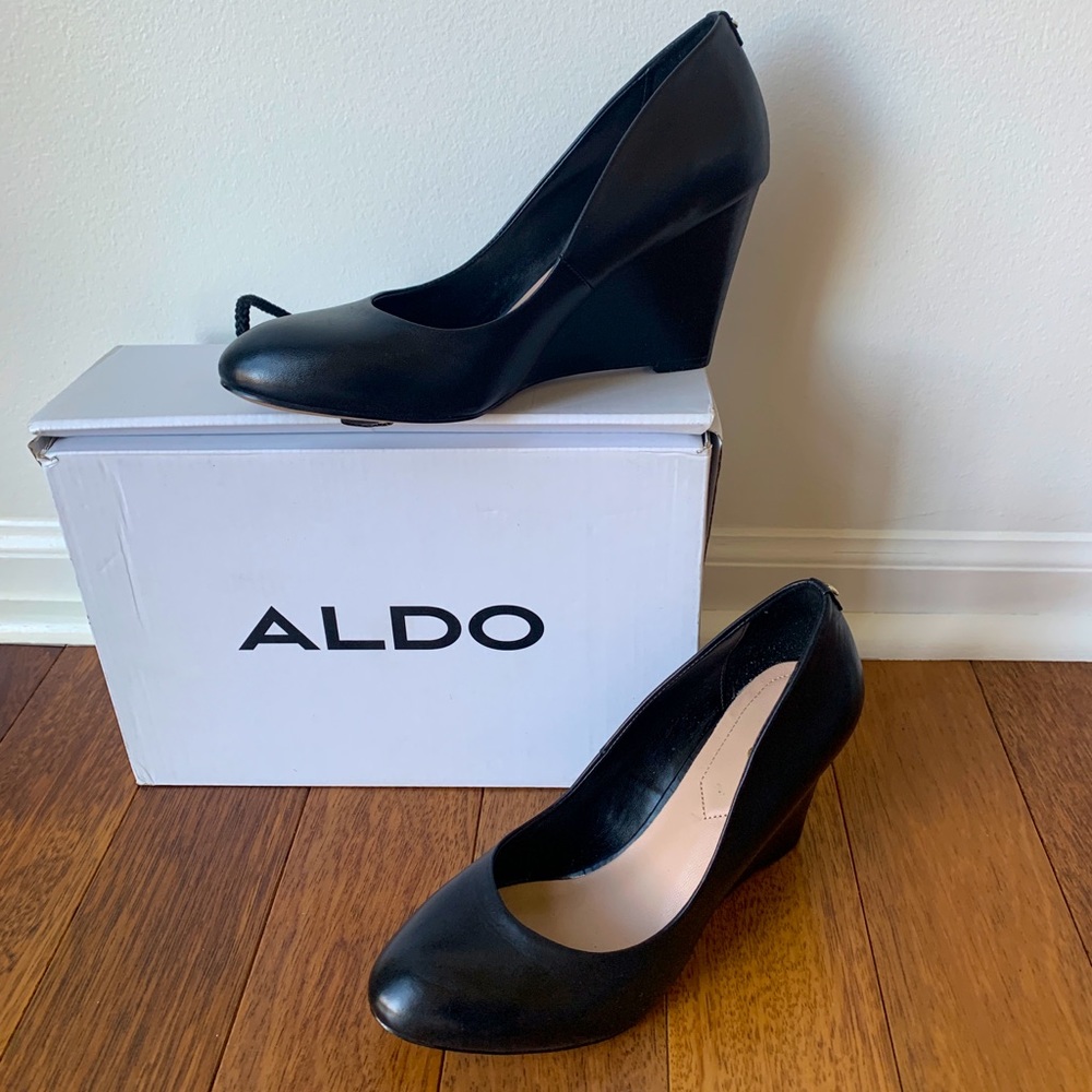 Black Leather Aldo wedge pumps- “Leyni” size 8.5